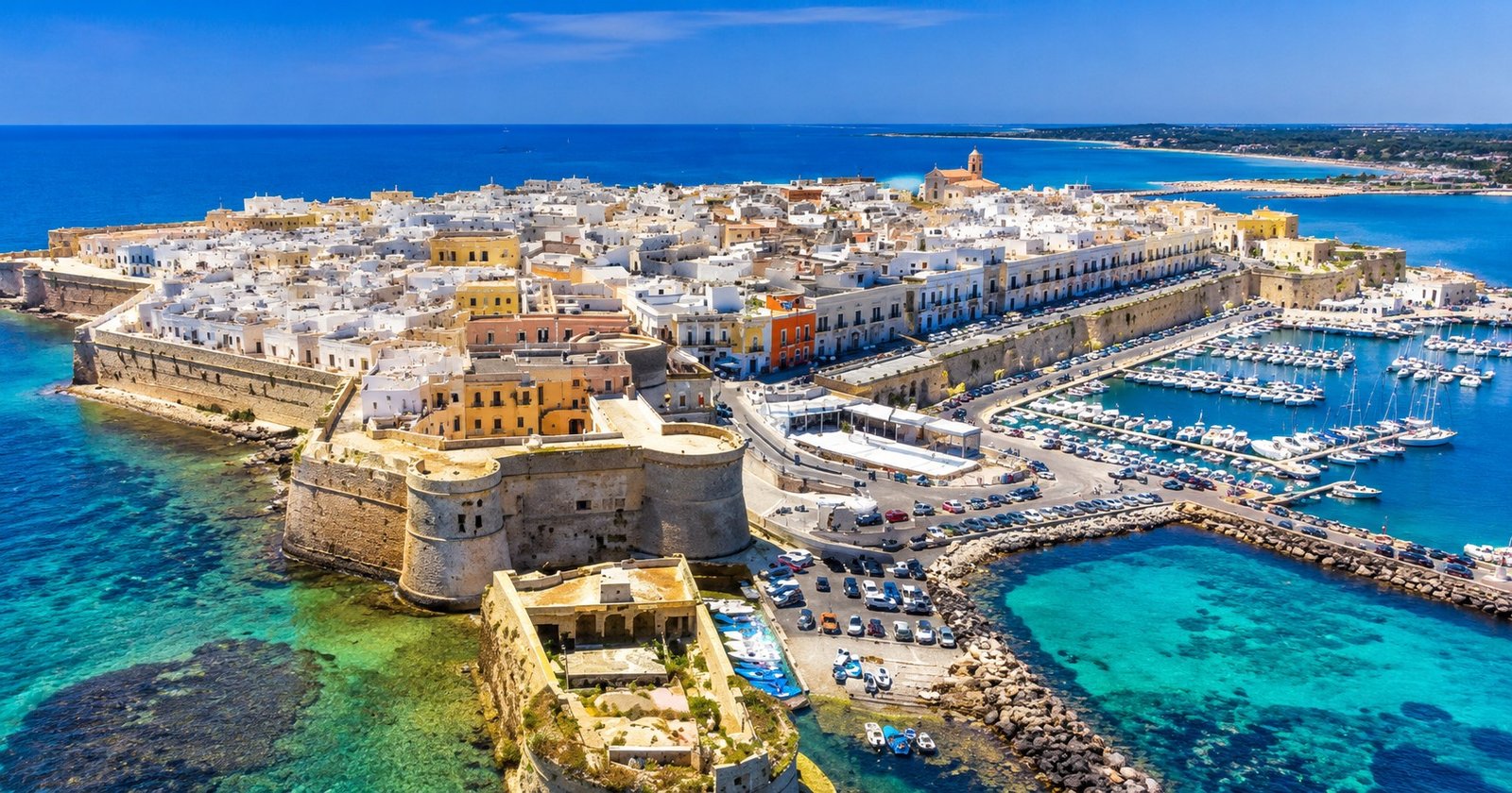 Vieille ville fortifiée de Gallipoli sur la mer Ionienne, Salento
