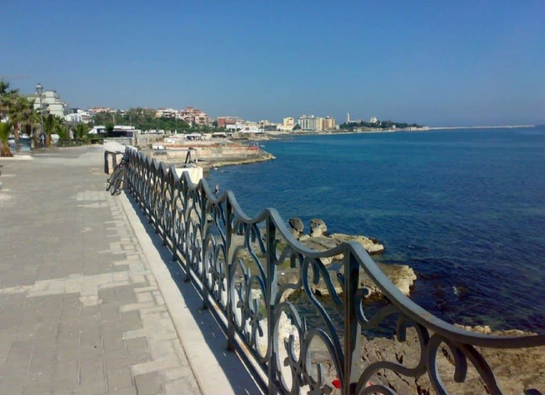 Lungomare Cristoforo Colombo