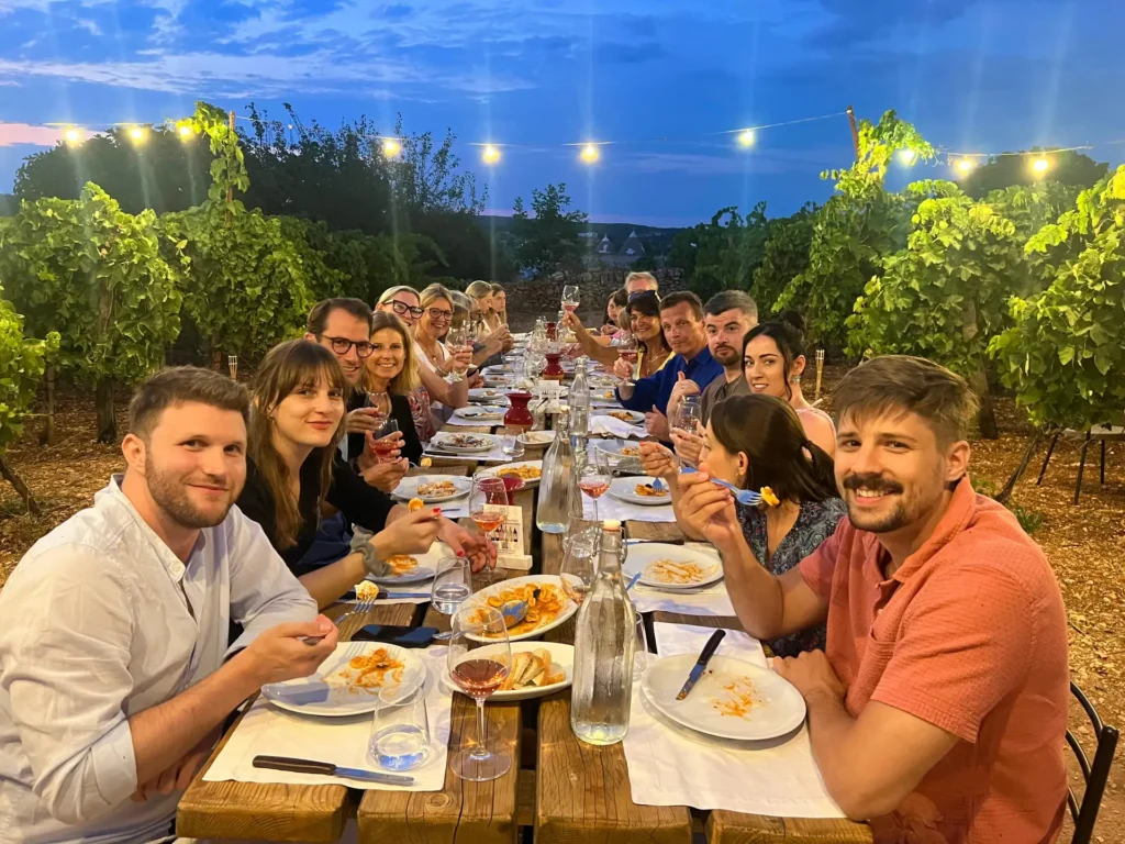 Dîner dans les vignes avec dégustation de vins sous les étoiles